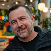 Cris Benge - Professional headshot