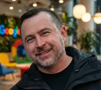 Cris Benge - Professional headshot